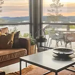 3 Bedroom Gorgeous In Ferienhaus