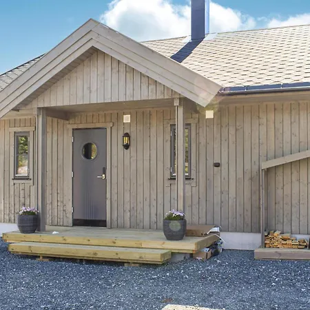 3 Bedroom Gorgeous In Sannidal
