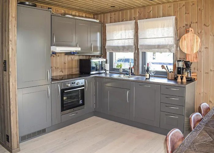 Ferienhaus 3 Bedroom Gorgeous In Sannidal