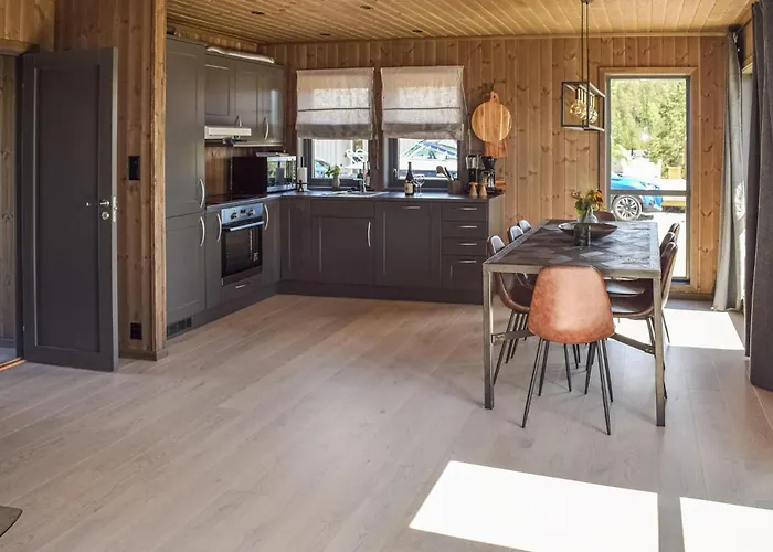 Holiday home 3 Bedroom Gorgeous In Sannidal
