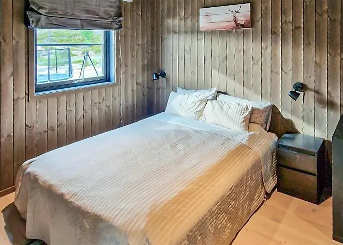3 Bedroom Gorgeous In Sannidal