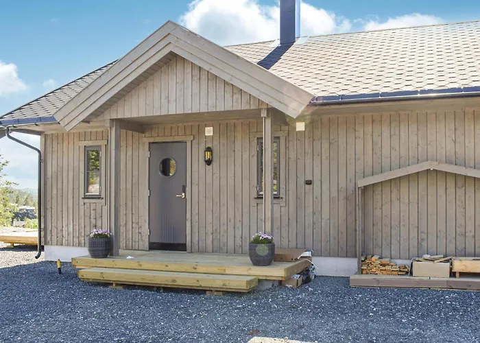 3 Bedroom Gorgeous In Sannidal